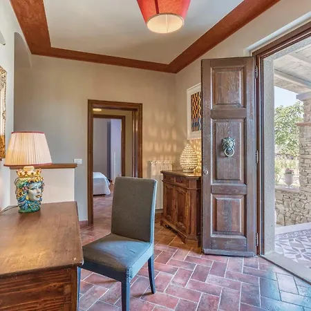 Four-bedroom Holiday In Cortona