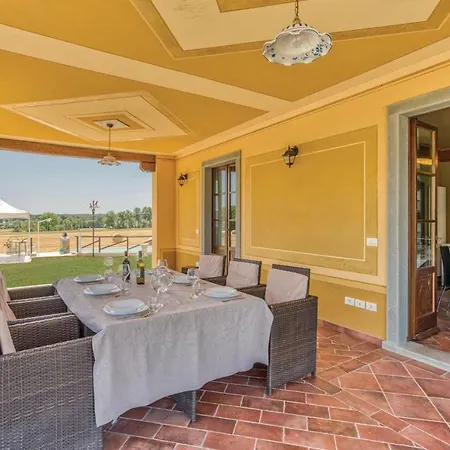 Four-bedroom Holiday In Cortona