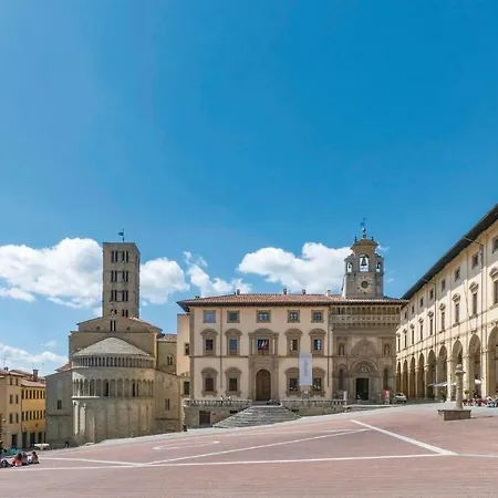 Four-bedroom Holiday In Cortona